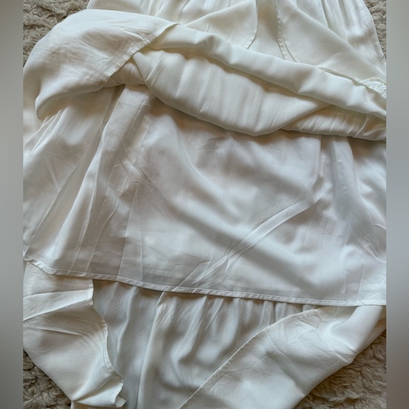 Meroketty brand white flutter sleeve smocked midi dress Women’s size medium - Picture 6 of 6